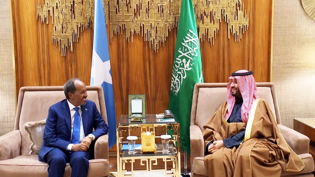 Sawir hore Madaxweyne Xasan Sheekh iyo Mohammed bin Salman.jpg